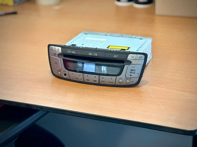 Toyota / peugeot / citroen aygo/107/c1 auto radio - afbeelding 1 van  3
