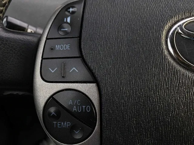 Toyota prius 1.5 vvt i comfort, 69-zh-tn - afbeelding 3 van  19