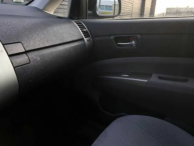 Toyota prius 1.5 vvt i comfort, 69-zh-tn - afbeelding 5 van  19