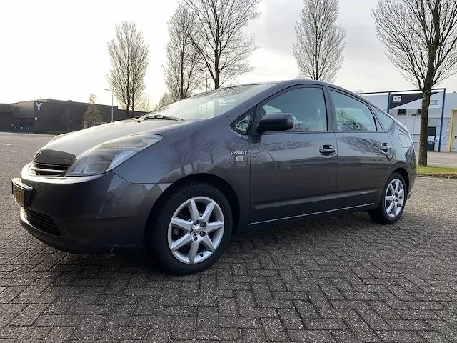 Toyota prius 1.5 vvt i comfort, 69-zh-tn - afbeelding 1 van  19