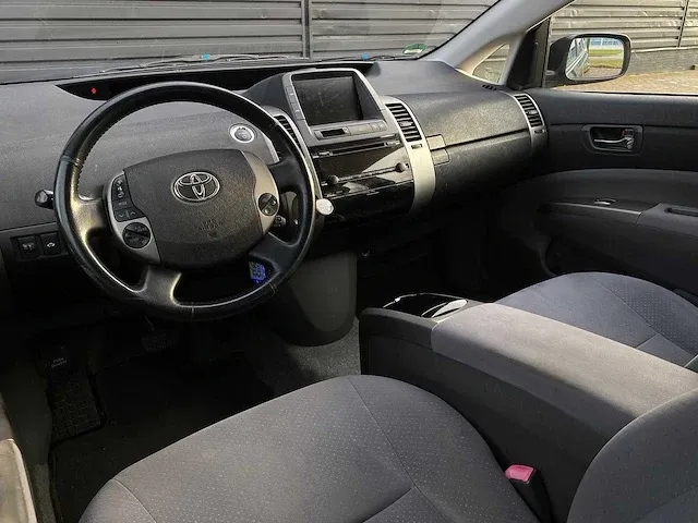 Toyota prius 1.5 vvt i comfort, 69-zh-tn - afbeelding 15 van  19