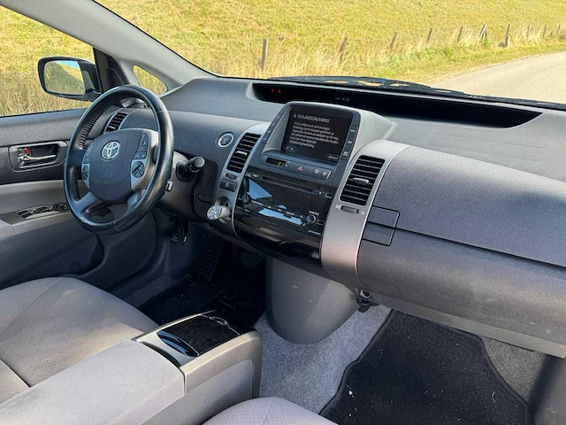 Toyota prius 1.5 vvt-i tech ed. 82-hxt-1 - afbeelding 8 van  34