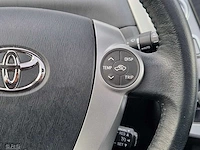 Toyota prius 1.8 aspiration 96g 7p| 75-zfr-4 - afbeelding 31 van  45