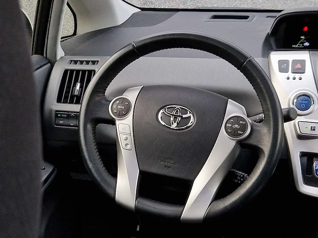 Toyota prius 1.8 aspiration 96g 7p| 75-zfr-4 - afbeelding 9 van  45