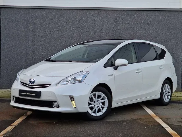 Toyota prius 1.8 aspiration 96g 7p| 75-zfr-4 - afbeelding 1 van  45