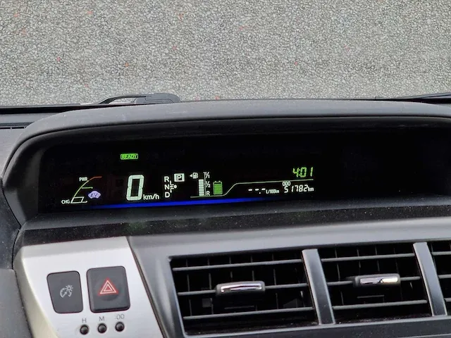 Toyota prius 1.8 aspiration 96g 7p| 75-zfr-4 - afbeelding 28 van  45