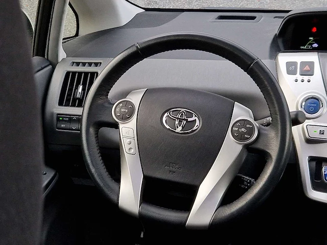 Toyota prius 1.8 aspiration 96g 7persoons | 75-zfr-4 - afbeelding 10 van  40