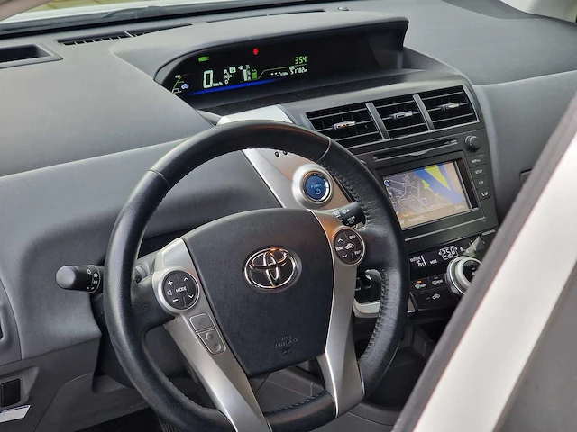 Toyota prius 1.8 aspiration 96g 7persoons | 75-zfr-4 - afbeelding 19 van  40