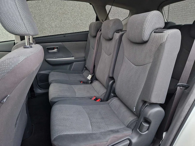 Toyota prius 1.8 aspiration 96g 7persoons | 75-zfr-4 - afbeelding 35 van  40