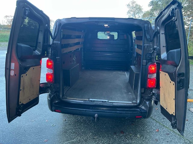 Toyota proace worker 2.0 d-4d prof. long bedrijfswagen - afbeelding 22 van  33