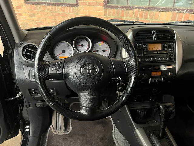 Toyota rav4 2.0-16v vvt-i sol (automaat) 150pk 2004, 76-hfb-9 youngtimer - afbeelding 13 van  40