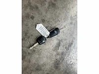 Toyota rav4 2.0-16v vvt-i sol (automaat) 150pk 2004, 76-hfb-9 youngtimer - afbeelding 35 van  40