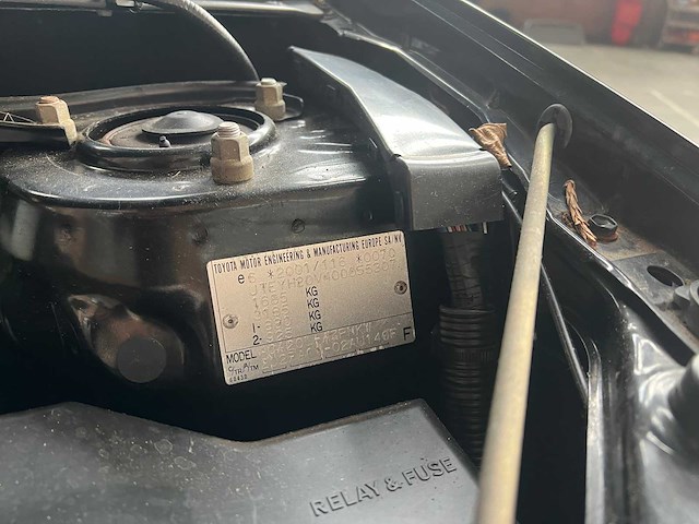 Toyota rav4 2.0-16v vvt-i sol (automaat) 150pk 2004, 76-hfb-9 youngtimer - afbeelding 33 van  40