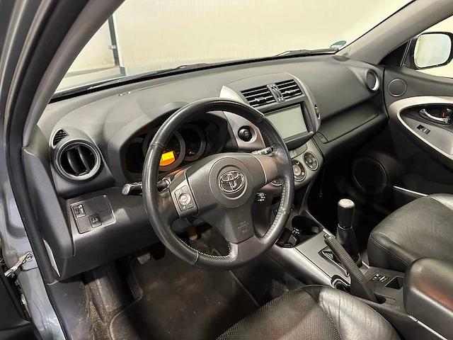 Toyota rav4 2.0 vvti 4x4 executive 82-gfd-2 - afbeelding 2 van  21