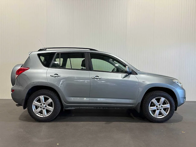 Toyota rav4 2.0 vvti 4x4 executive 82-gfd-2 - afbeelding 18 van  21