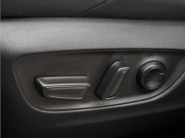 Toyota rav4 2.5 hybrid bi-tone | t-881-ls - afbeelding 2 van  50