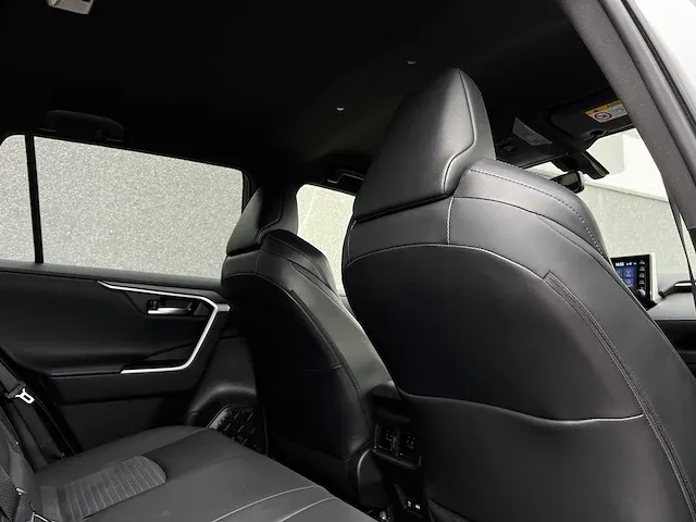 Toyota rav4 2.5 hybrid bi-tone | x-002-bf - afbeelding 13 van  41