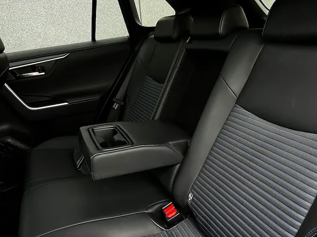 Toyota rav4 2.5 hybrid bi-tone | x-002-bf - afbeelding 25 van  41