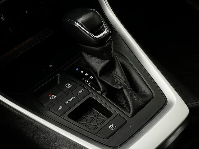 Toyota rav4 2.5 hybrid bi-tone | x-002-bf - afbeelding 38 van  41