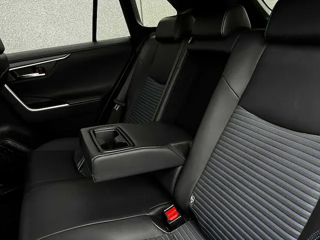 Toyota rav4 2.5 hybrid bi-tone | x-002-bf - afbeelding 25 van  41