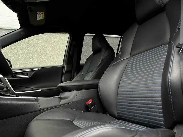 Toyota rav4 2.5 hybrid bi-tone | x-002-bf - afbeelding 34 van  41