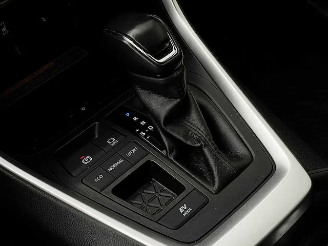 Toyota rav4 2.5 hybrid bi-tone | x-002-bf - afbeelding 38 van  41