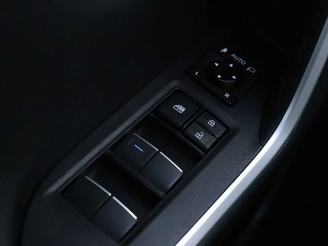 Toyota rav4 2.5 hybrid bi-tone | x-002-bf - afbeelding 22 van  39