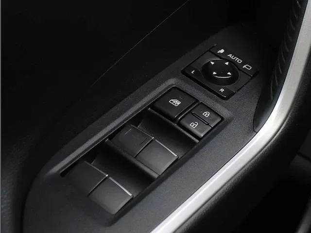 Toyota rav4 2.5 hybrid bi-tone | x-503-fn - afbeelding 7 van  52