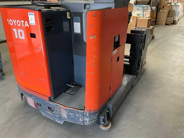 Toyota reach truck - afbeelding 12 van  17