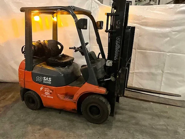 Toyota sas 18 vorkheftruck v.v sideshift urenstand: 4340 - afbeelding 5 van  14