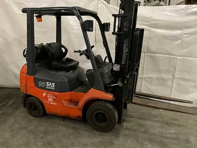 Toyota sas 18 vorkheftruck v.v sideshift urenstand: 4340 - afbeelding 6 van  14