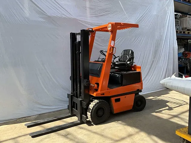 Toyota vorkheftruck - afbeelding 1 van  9