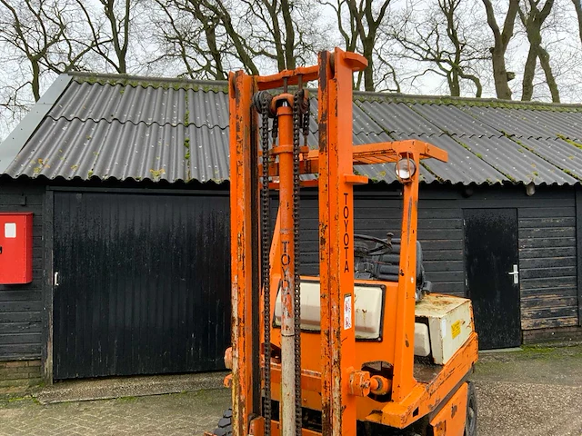 Toyota vorkheftruck - afbeelding 14 van  17