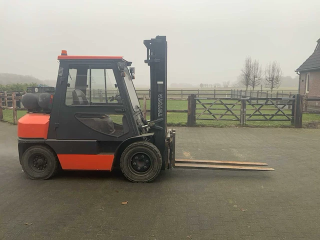 Toyota vorkheftruck - afbeelding 18 van  22