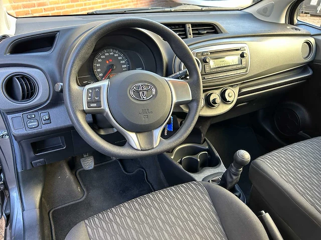 Toyota yaris 1.0 vvt-i comfort , 36-xbf-6 - afbeelding 12 van  15