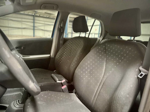 Toyota yaris 1.0 vvti, 63-gpl-2 - afbeelding 8 van  11