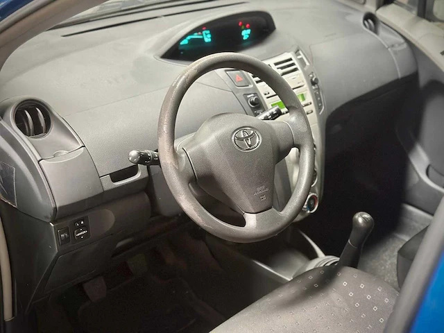 Toyota yaris 1.0 vvti, 63-gpl-2 - afbeelding 9 van  11