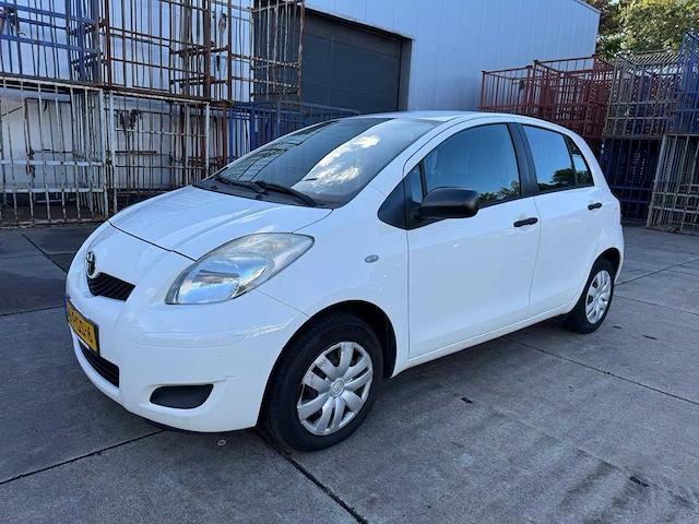 Toyota yaris 1.0 vvti acces airco 5-deurs 46-pgs-6 - afbeelding 1 van  22