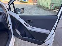 Toyota yaris 1.0 vvti acces airco 5-deurs 46-pgs-6 - afbeelding 3 van  22