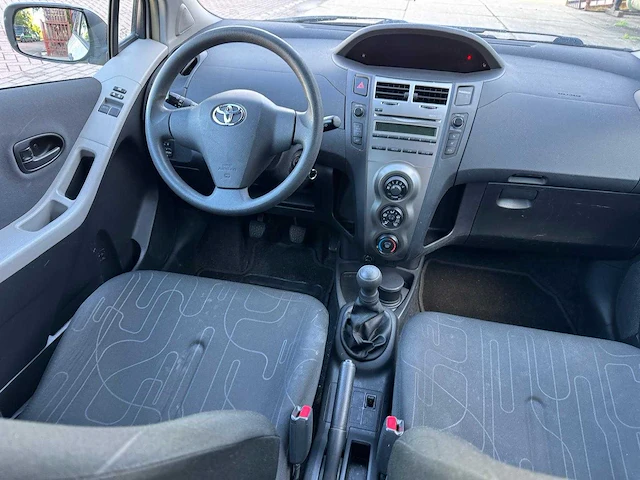 Toyota yaris 1.0 vvti acces airco 5-deurs 46-pgs-6 - afbeelding 8 van  22