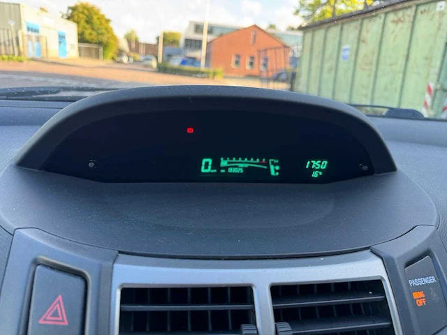 Toyota yaris 1.0 vvti acces airco 5-deurs 46-pgs-6 - afbeelding 10 van  22