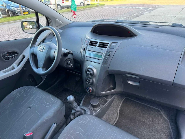 Toyota yaris 1.0 vvti acces airco 5-deurs 46-pgs-6 - afbeelding 21 van  22