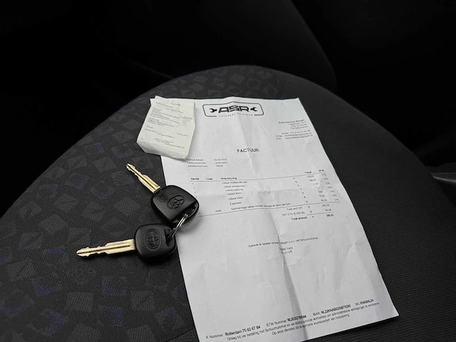 Toyota yaris 1.3 16v vvt i luna, 01-jv-vr - afbeelding 2 van  11