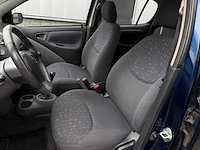 Toyota yaris 1.3 16v vvt i luna, 01-jv-vr - afbeelding 9 van  11
