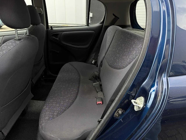 Toyota yaris 1.3 16v vvt i luna, 01-jv-vr - afbeelding 10 van  11