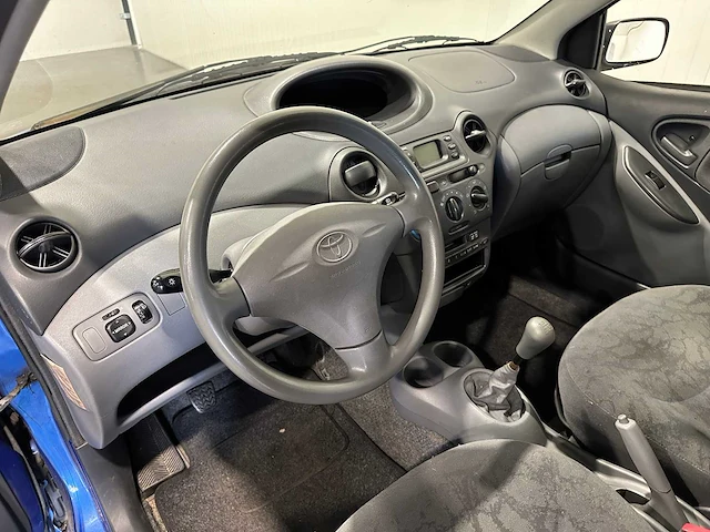 Toyota yaris 1.3-16v vvt-i sol 50-hl-fv - afbeelding 15 van  15