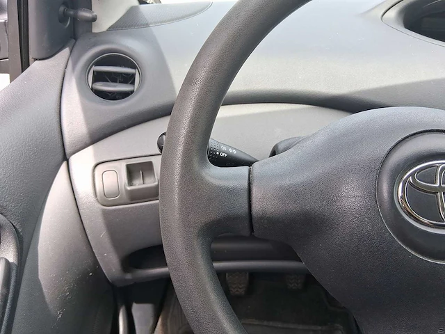 Toyota yaris 1.3 vvt-i terra car 2003 | 73-nh-hl - afbeelding 8 van  25