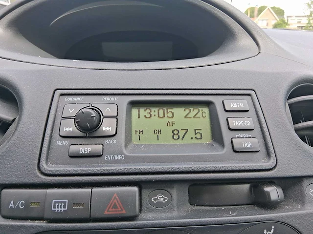 Toyota yaris 1.3 vvt-i terra car 2003 | 73-nh-hl - afbeelding 10 van  25