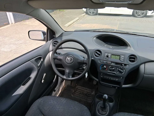 Toyota yaris 1.3 vvt-i terra car 2003 | 73-nh-hl - afbeelding 16 van  25