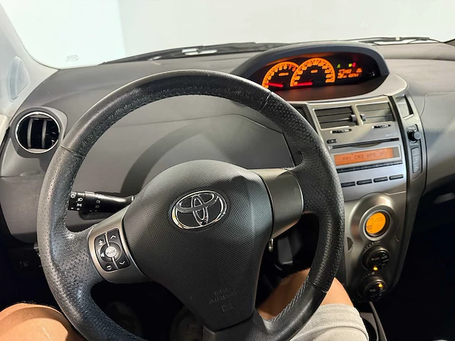 Toyota yaris 1.3 vvti aspiration, 68-lgp-3 - afbeelding 2 van  14